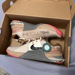 Nike Metcon 8 Amp Moving Co -sand drift